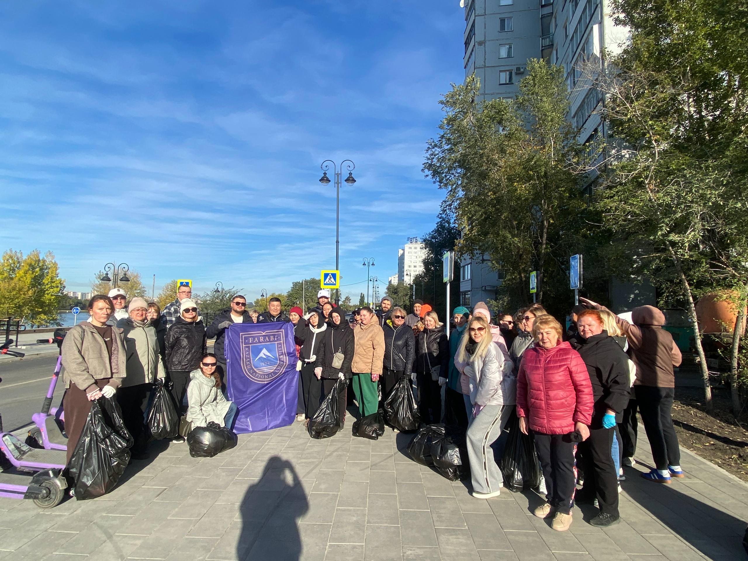 Омский филиал КазНУ принял участие в общегородском субботнике